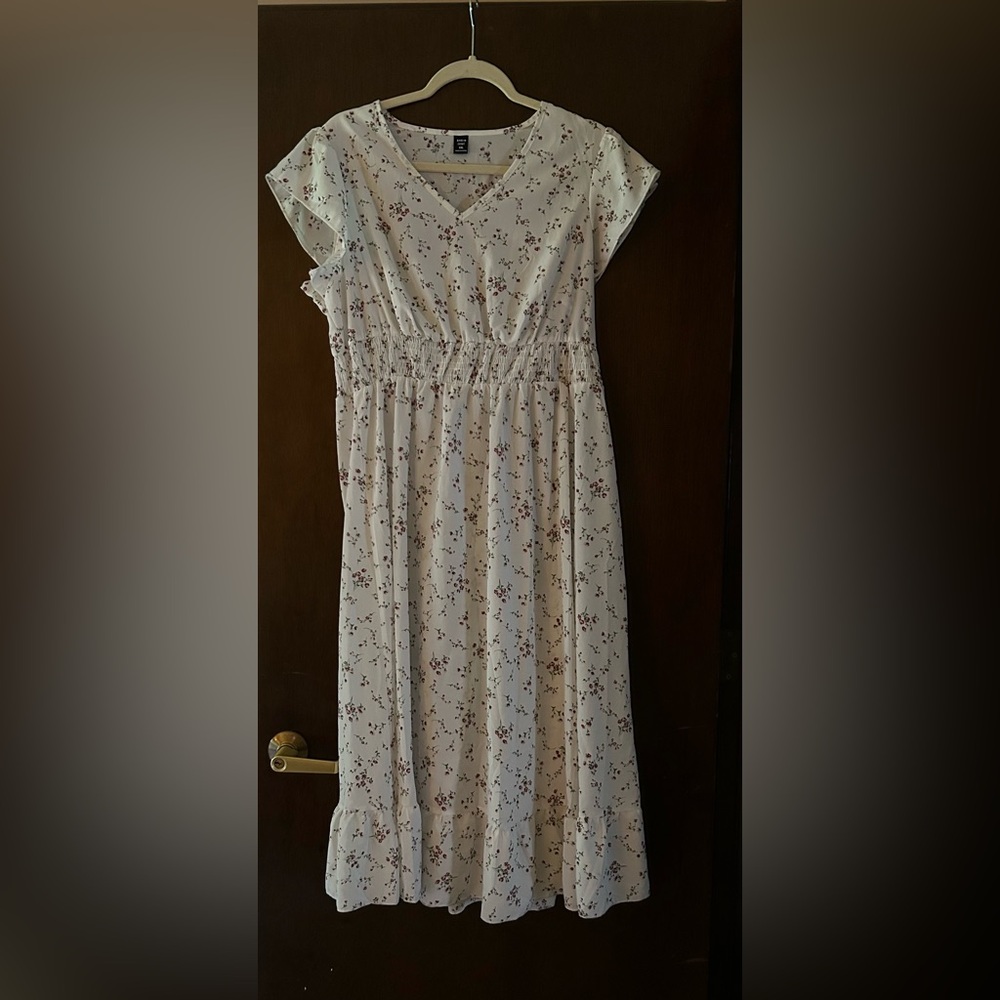 Womans floral lightweight, party, wedding, dress by SHEIN curve size 1 XL
